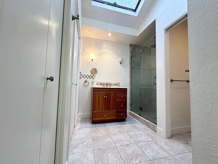 2214 Vineyard Ct — Photo 10