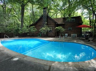 225 Camelback Rd, Tannersville, PA 18372