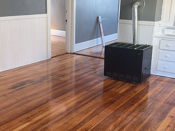 5th image of 114 Adams St