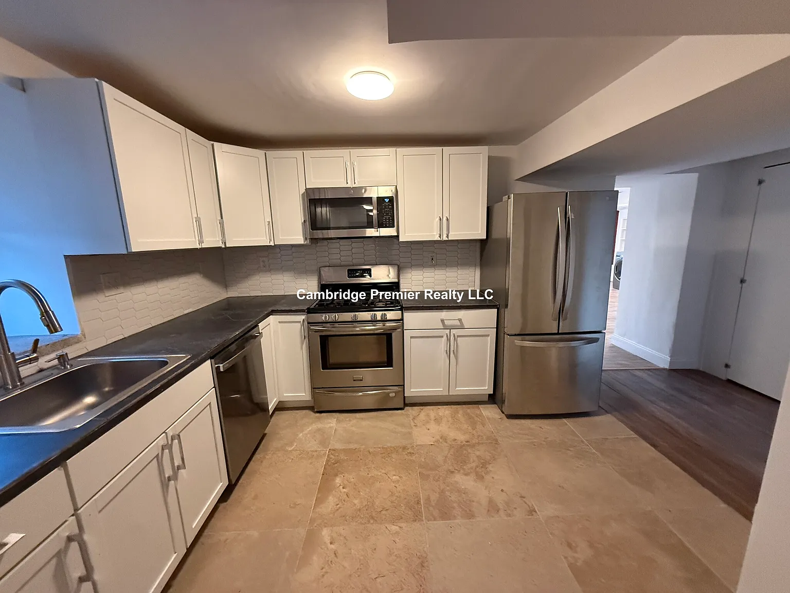 6 bed, $5,100 — Photo 2