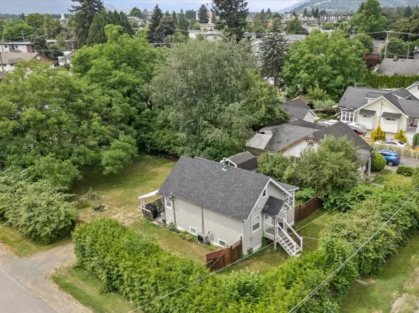 46028 King Ave, Chilliwack, BC V2P 3B4