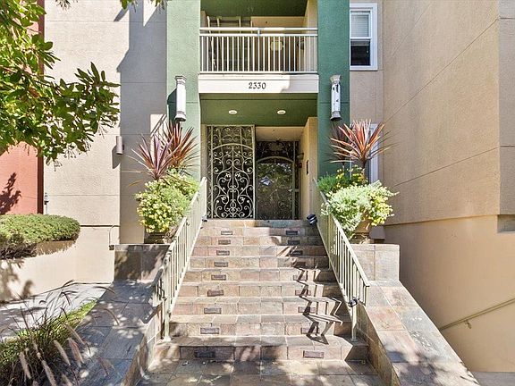 3rd image of 2330 University Ave Unit 360