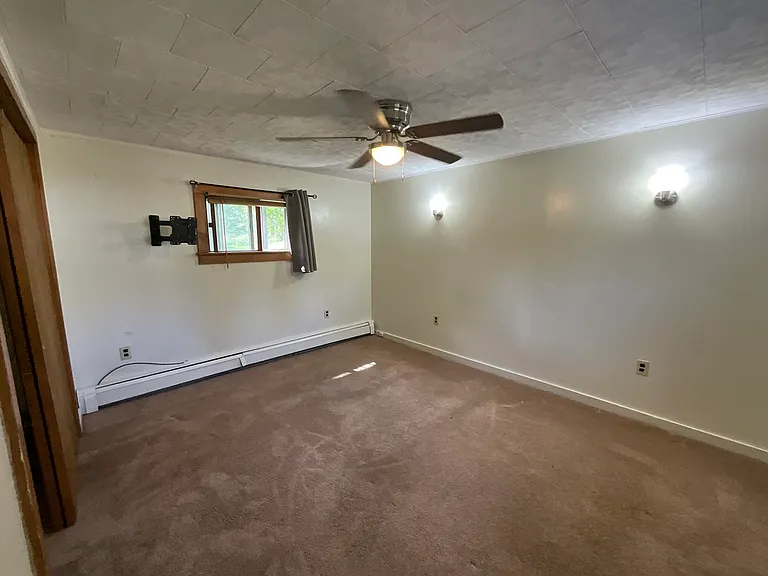 1024 Delaware Dr — Photo 8