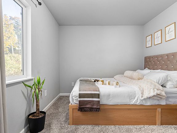 3rd image of 3641 Preble St #3