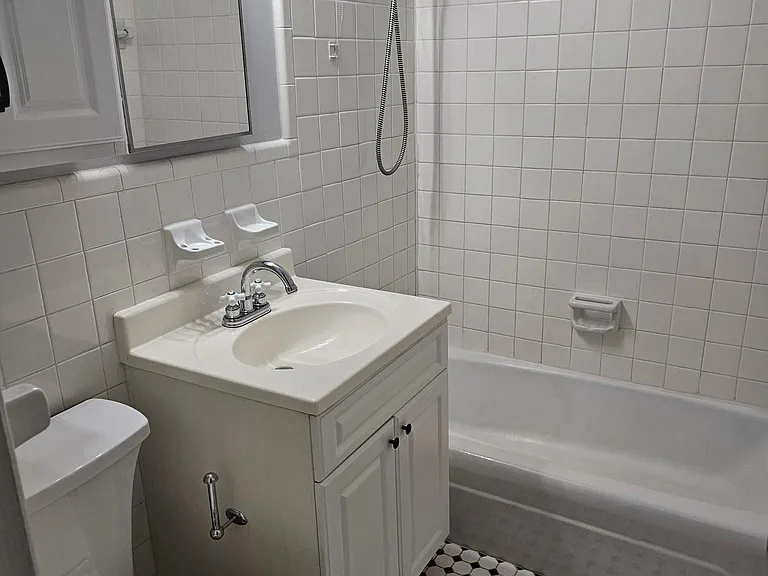 2746 Carolyn Dr SE — Photo 10