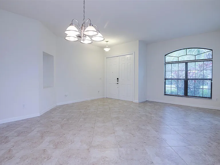 8985 Gulf Run Way — Photo 3