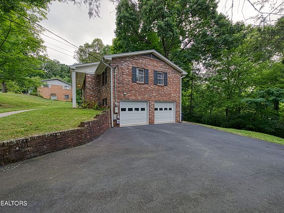 5th image of 5904 Grove Park Rd