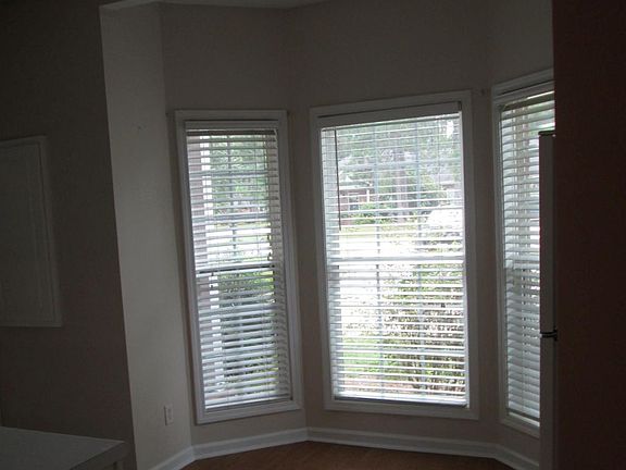 4th image of 1123 Southbend Dr #B