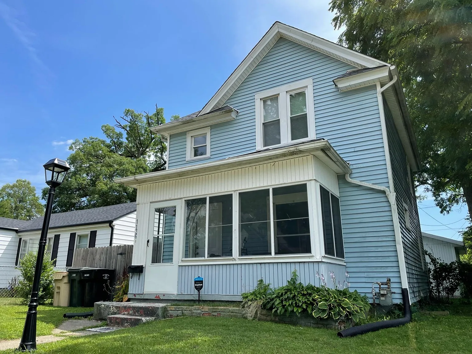 3 bed, 1100 sqft, $2,700 — Photo 1