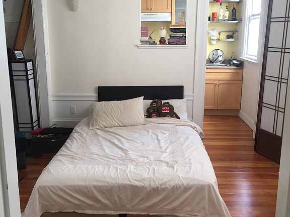 2nd image of 805 Valencia St APT 2
