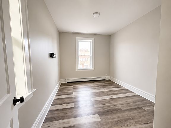 4th image of 380 N 11th St APT 5