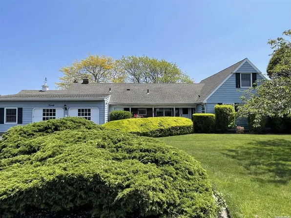 20 Sexton Drive, West Islip, NY 11795