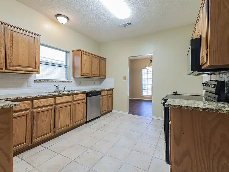4108 Creekmeadow Dr — Photo 11