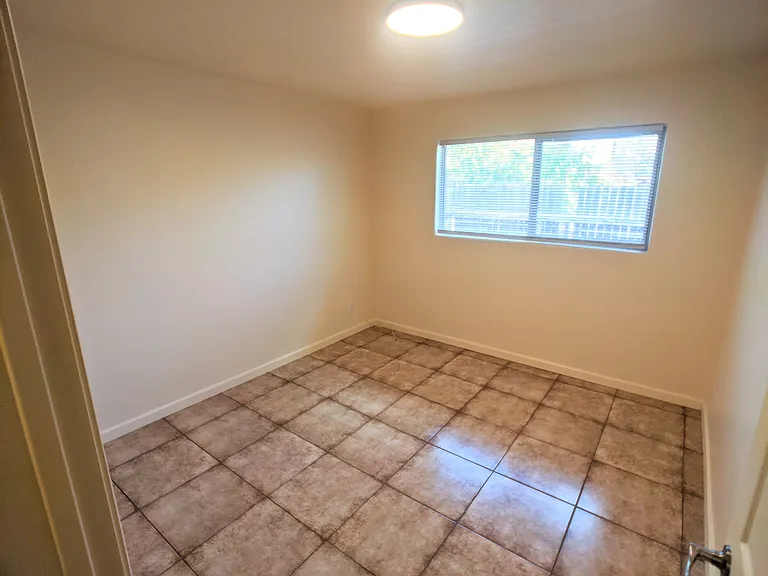 1343 W Alameda St — Photo 16