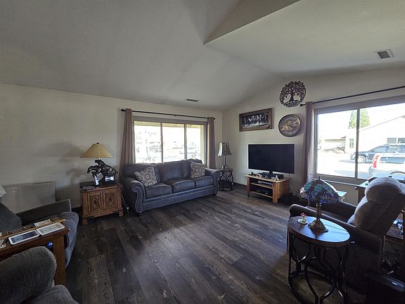 2nd image of 2428 Choctaw Dr