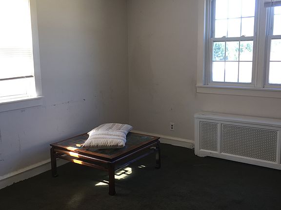 4th image of 329 Kings Hwy APT 6