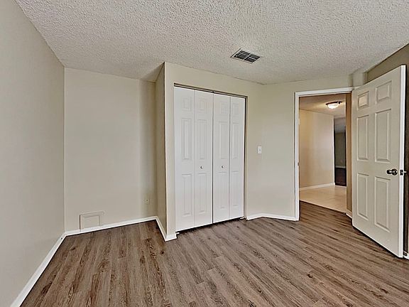 4th image of 512 Lakeview Dr