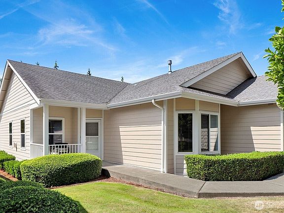 2nd image of 4633 Boardwalk Drive