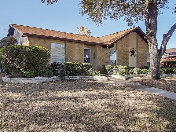 2nd image of 3133 Furneaux Ln