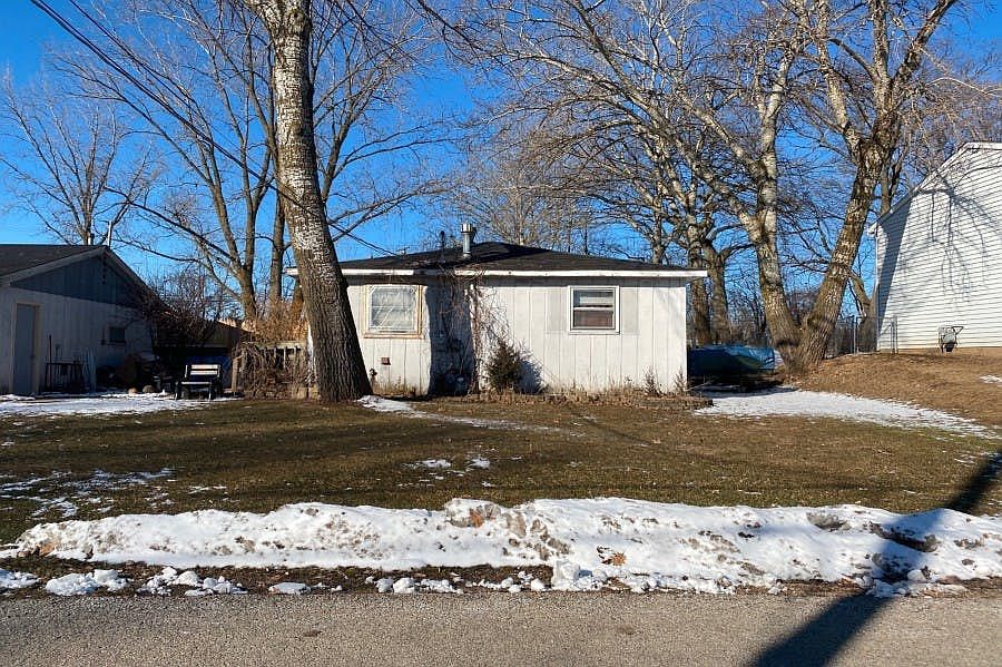 1st image of 36622 N Iola Ave