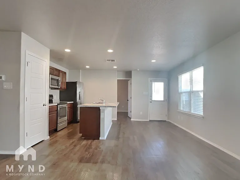 3917 Asher Aly — Photo 4