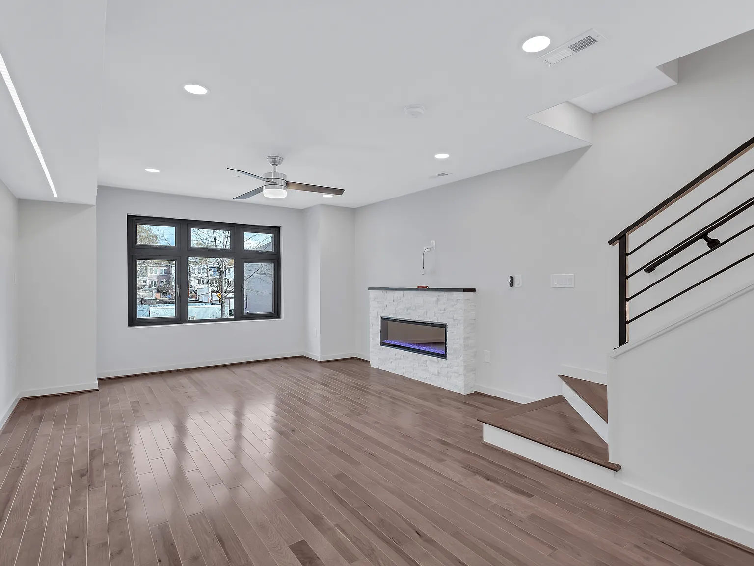 3 bed, 2.5 bath, 1500 sqft, $4,199 — Photo 4