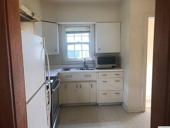 2nd image of 727 15th Pl NE