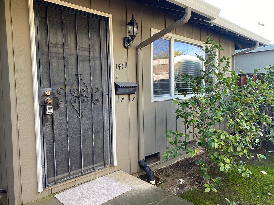 1st image of 1419 Essex Way