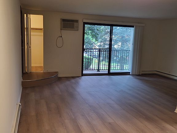 4th image of 728 W 65th St APT 3