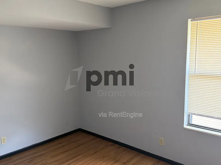 Vawter Street Apartments — Photo 22