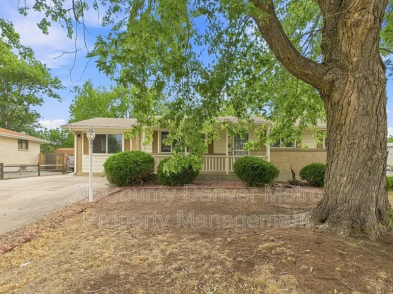 4 bed, 2.0 bath, 2514 sqft, $3,595 — Photo 4