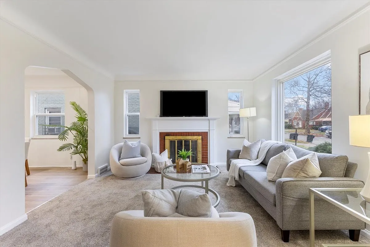 11059 Lakepointe Street — Photo 3