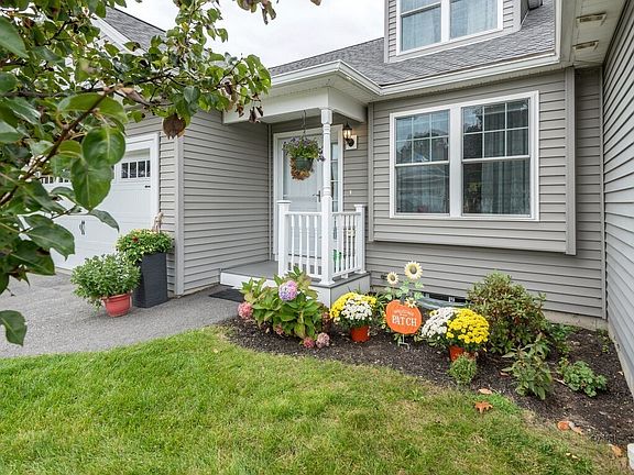 2nd image of 19 Stratford Village Dr #19