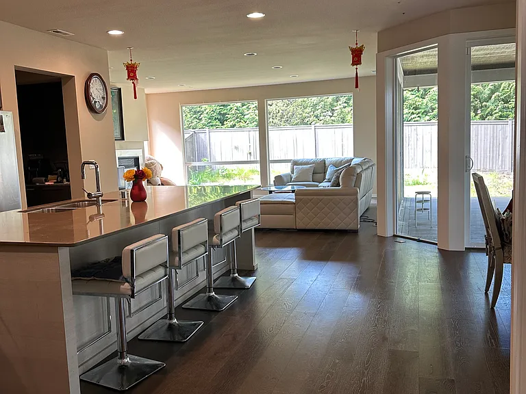 16538 SE 46th Ct — Photo 8