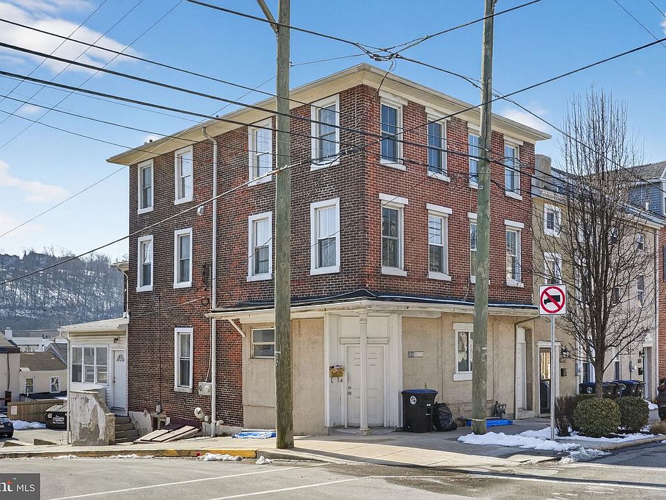 1st image of 389 E Hector St