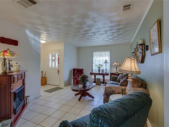 4th image of 2615 Northview Dr