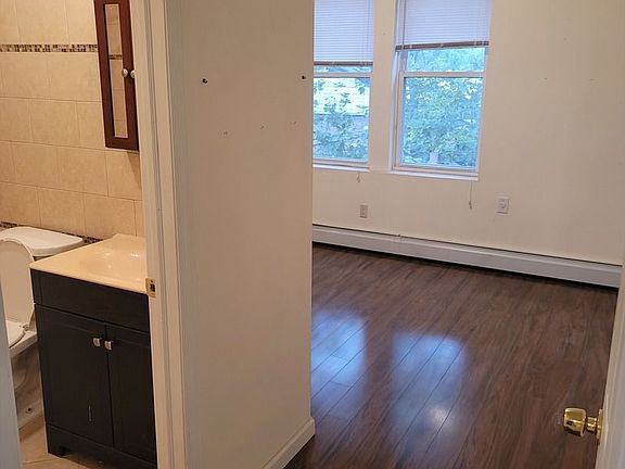 4th image of 28-12 35th Ave Floor 2