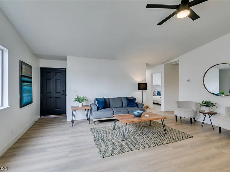 598 Jackson Dr — Photo 23