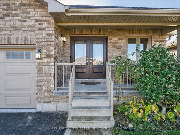 3rd image of 13 Millpond Ln