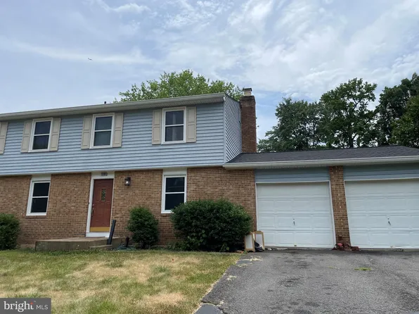 15109 Kamputa Dr, Centreville, VA 20120