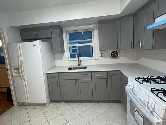 3rd image of 15943 98th St Floor 2