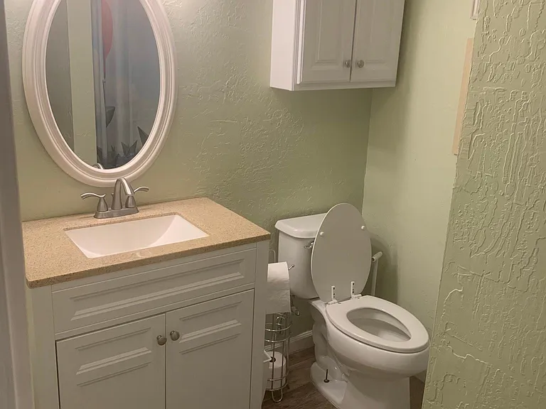 1710 F St #3 — Photo 12