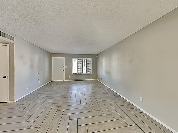 2nd image of 5419 W Sunnyside Dr