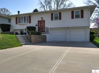 2417 S 113th St, Omaha, NE 68144