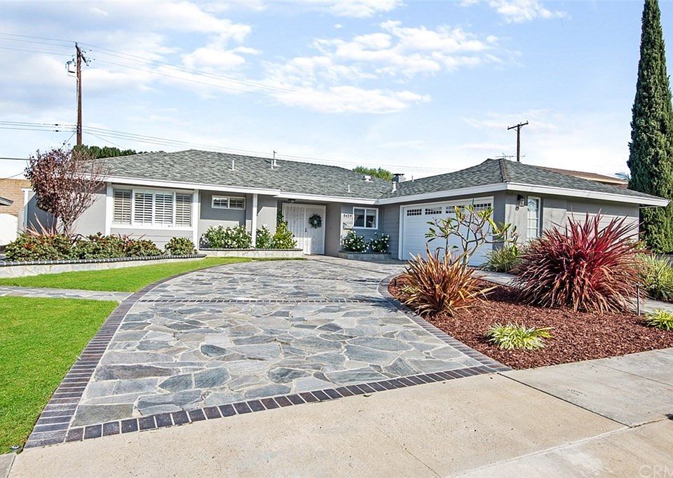 1st image of 5439 E Garrick Dr