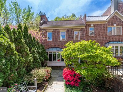 4052 Chancery Ct NW, Washington, DC, 20007