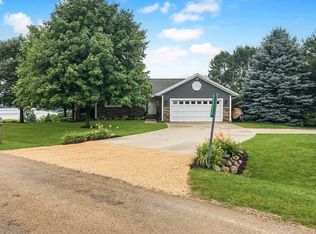 25-50 Cottage Hill Dr, Lanark, IL 61046
