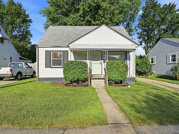 2nd image of 24495 Stewart Ave