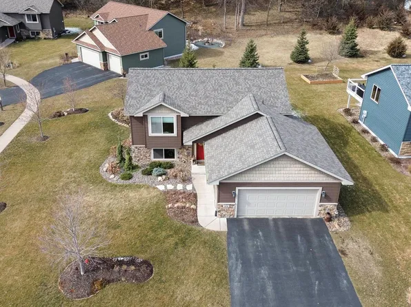 519 Glenmeadow St, River Falls, WI 54022
