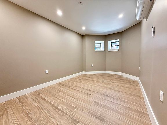 5th image of 462 E 29th St #1A